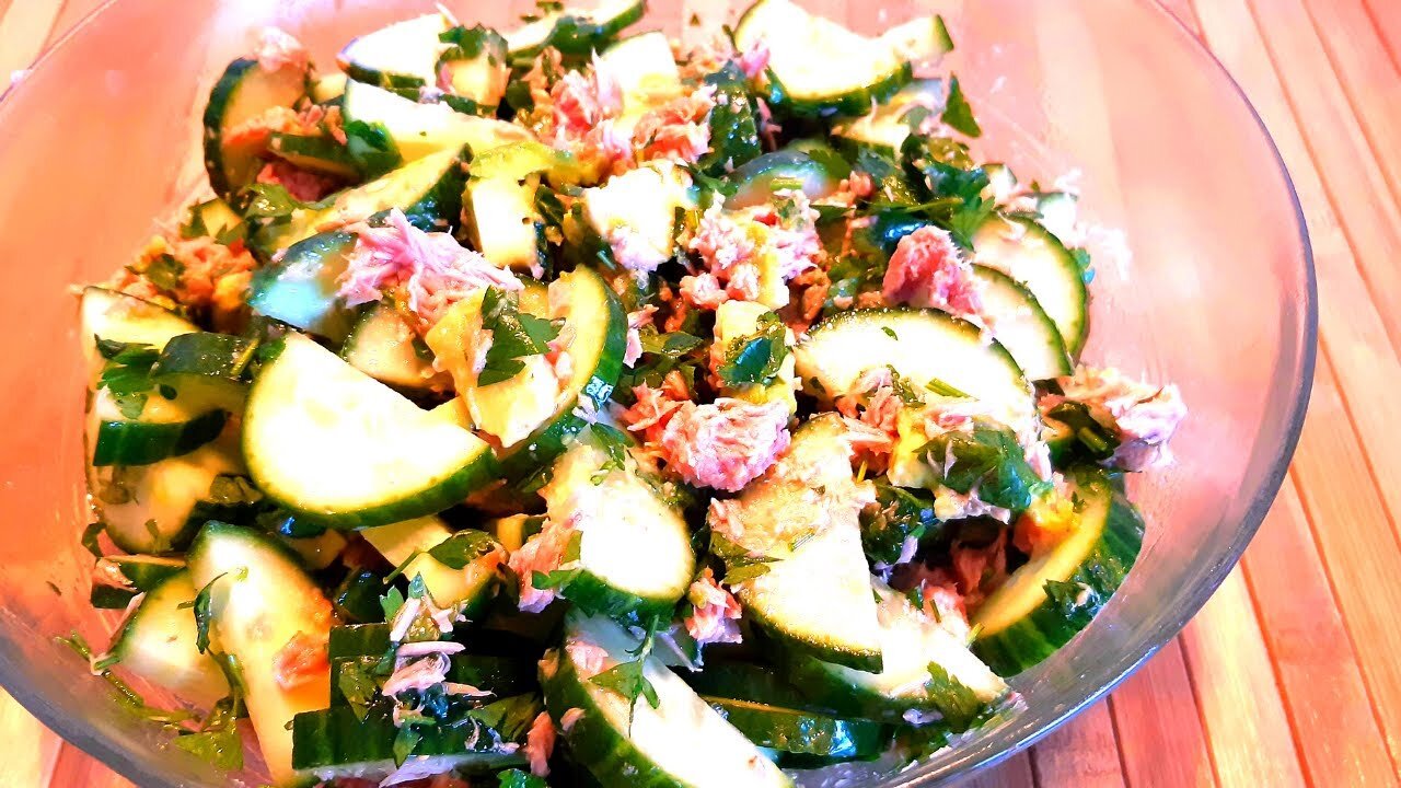 How to cook Delicious tuna, avocado and cucumber salad. Easy and healthy salad recipe!