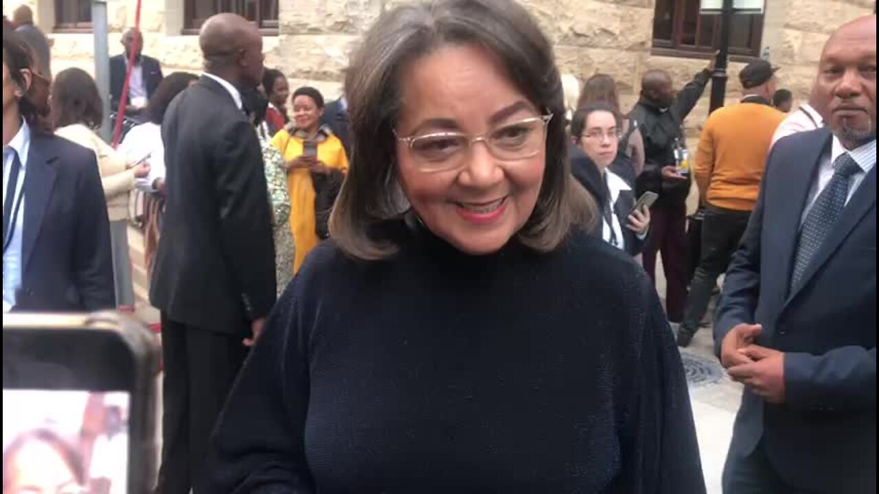 Glamour on the red carpet at #SONA2019 (j3r)