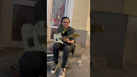 One Armed Guitar Player in Moscow! THE BEST!