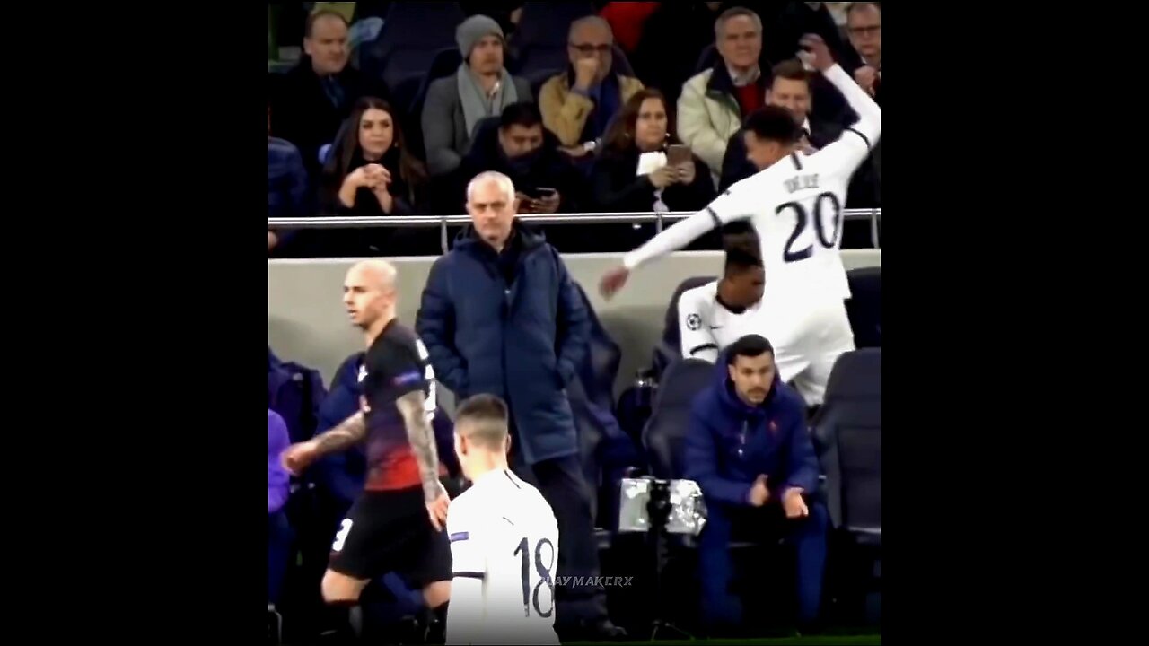 when players lose control after substitution 😡🤬