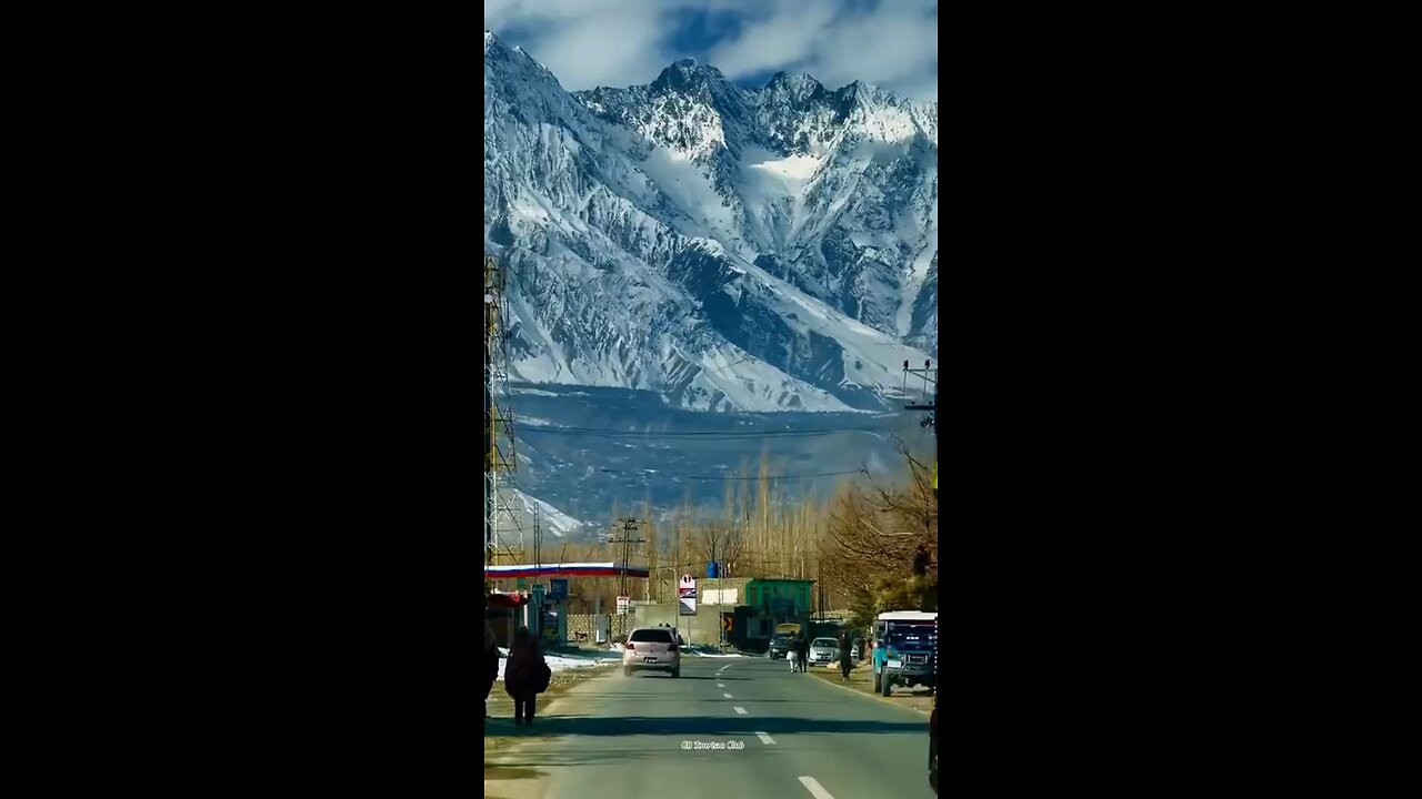 come to pakistan 😍