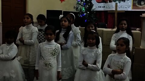 Children in Pakistan sing John Chapter 1 by memory!
