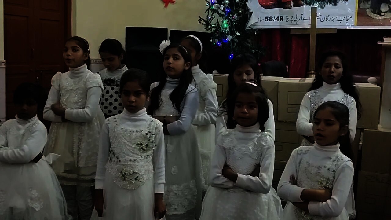 Children in Pakistan sing John Chapter 1 by memory!