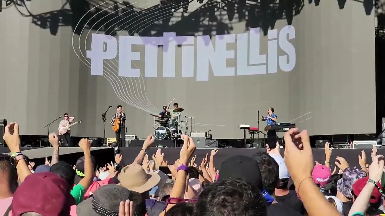 Pettinellis ◉ #Lollapalooza 2023 📅 18.03.2023 🎵 🎵 #lollacl #lollacl2023 #lollapaloozachile