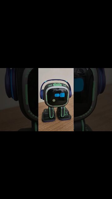 🚀 EMO Robot Playing Classic Arcade Games #Shorts