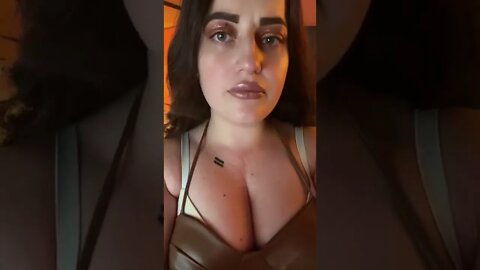 Average Girl thinks she a 10 lol