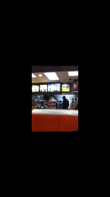 This Is How You Handle Someone Who Jumps The Counter