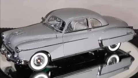 1:18 Premium Diecast Model Cars - 1950 Oldsmobile Super 88 two door coupe - ERTL Authentics