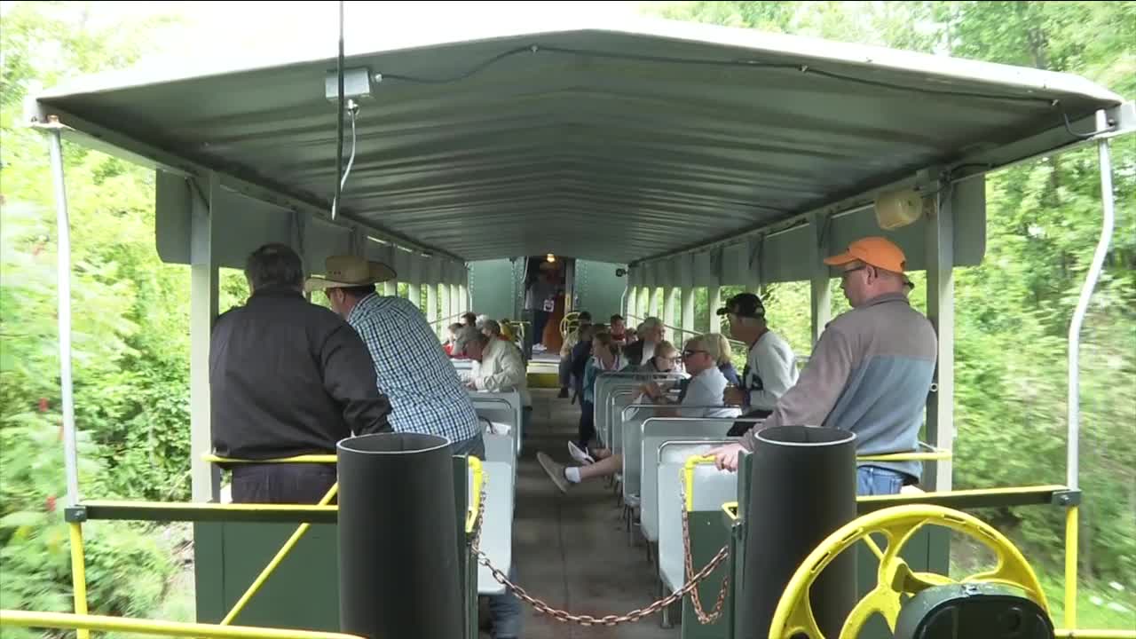 Volunteer group provides popular train rides in Hamburg