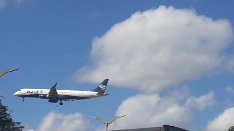 Embraer 195 PR-AUJ vindo de Santarém para Manaus