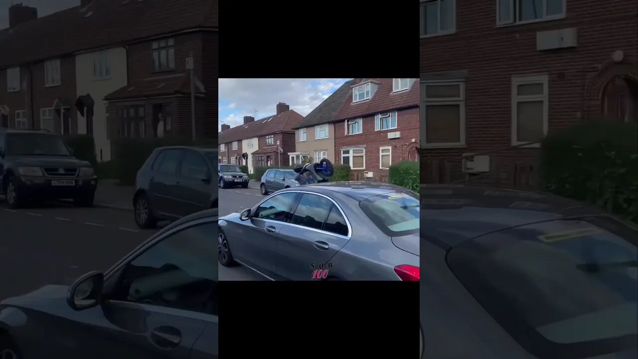 WHEELIE INFRONT OF POLICE