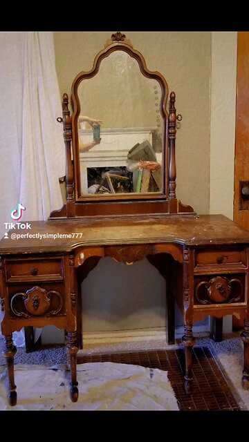 Stunning Vanity painted Duckegg with a dark walnut stained top.