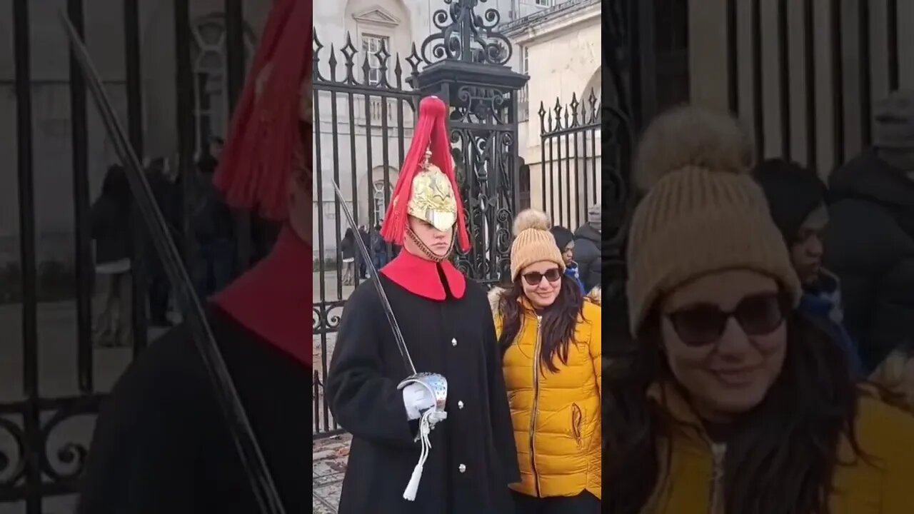 pose with the kings guard speed up #thekingsguard