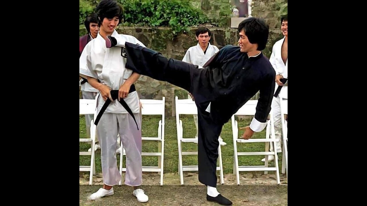 Cross kick Studio Films Bruce Lee Enter The Dragon