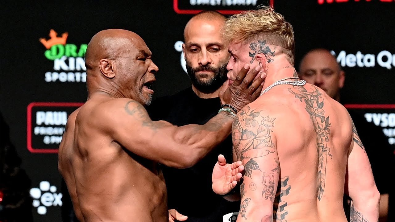 Mike Tyson slaps Jake Paul in face during final stare-down !