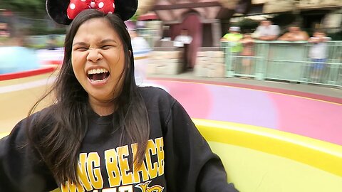 DISNEYLAND VLOG!