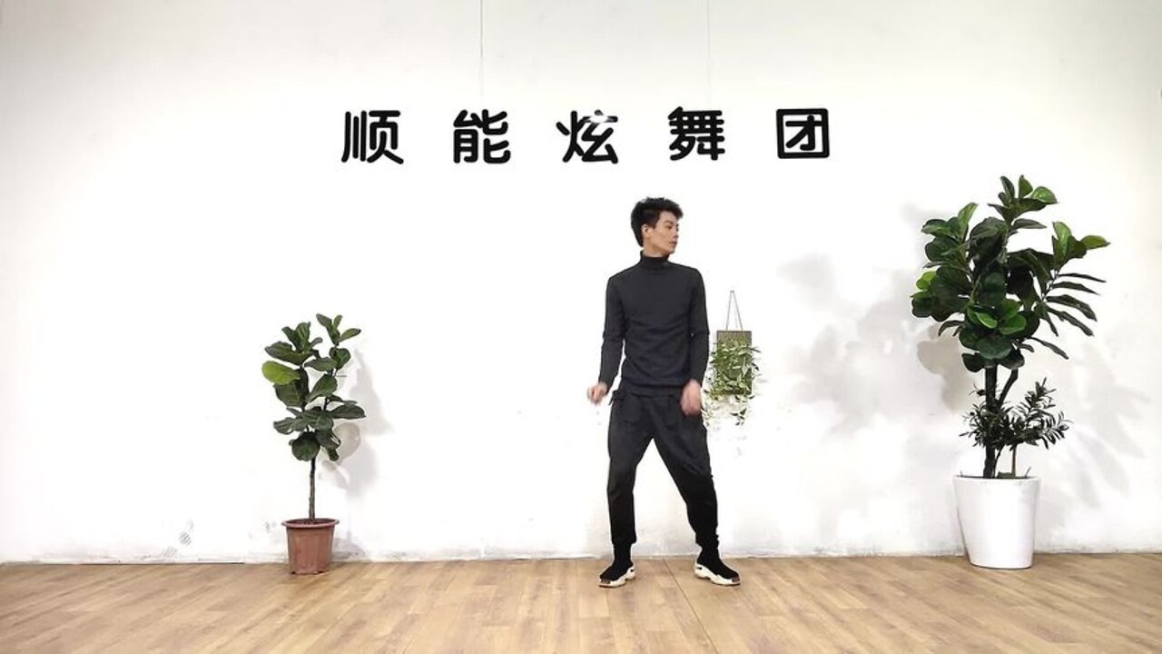 在舞蹈室教大家一个新舞蹈《38度6》，视频最后有详细的教学喔【順能炫舞團】