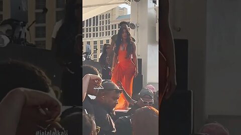 #CardiB throws mic at fan that threw a drink at her #jalalalkali