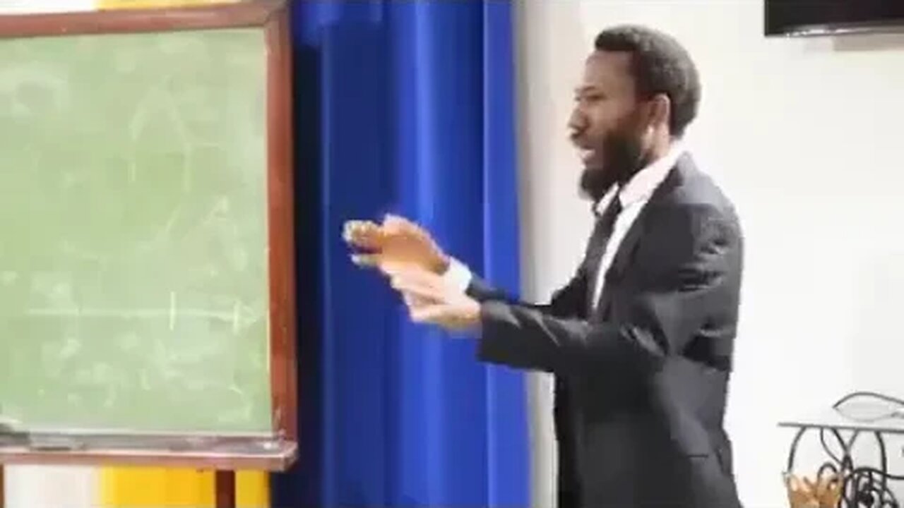 QUE QUOI Je crois que ce monsieur doit être interpellé et exploité savoir quelque chose Paul Chouta