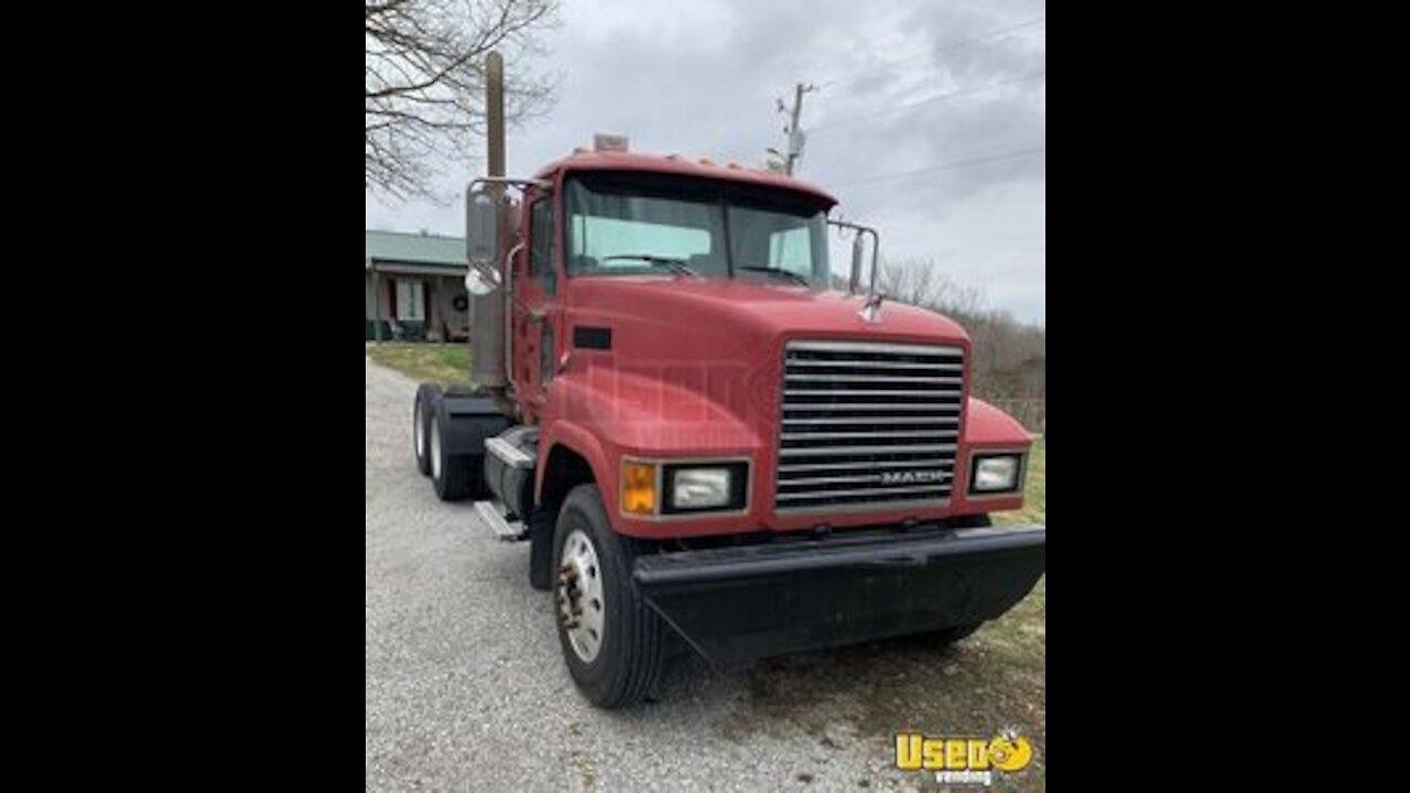 Very Low Mileage 2008 Mack CH613 Day Cab Semi Truck 600hp MP8 for Sale in Kentucky