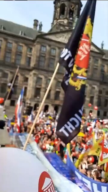 Amsterdam out in force against permanent Covid laws and in support of the farmers.