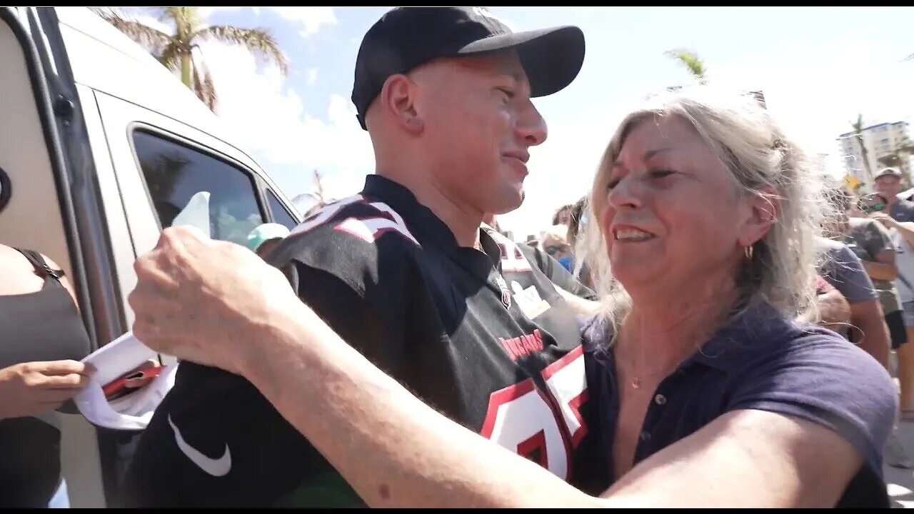 SteveWillDoIt Helps Florida Citizens After The Hurricane