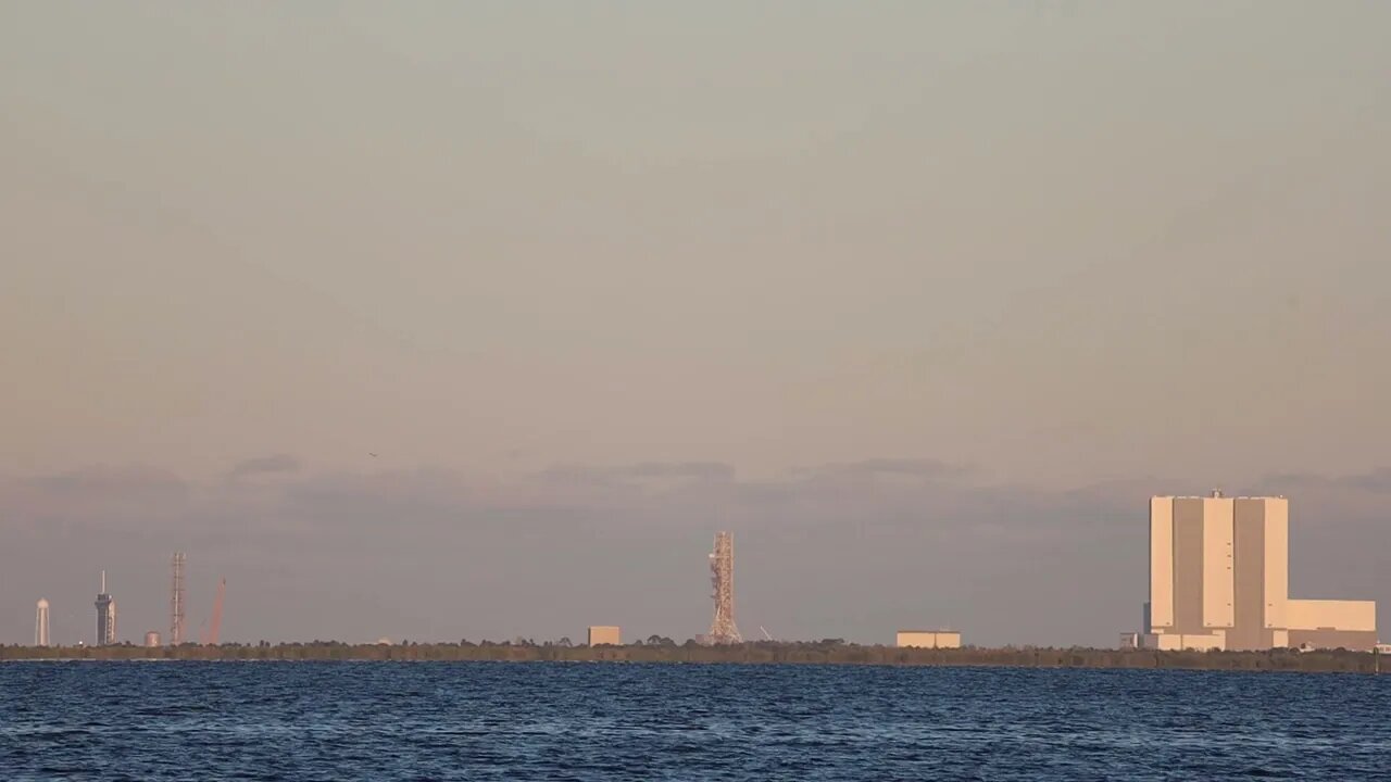 Waiting for the SpaceX Falcon 9 Heavy to launch from Cape Canaveral, Florida (Jan/15/2023)