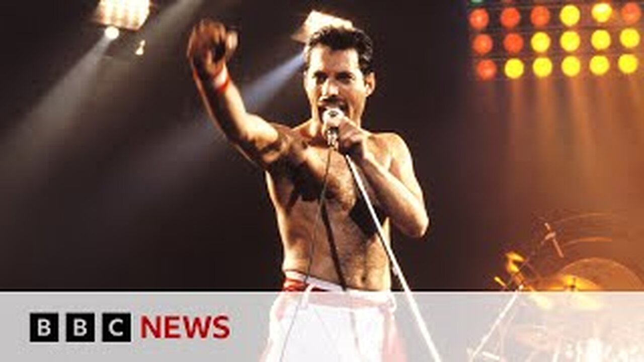 Queen to sell music catalogue for £1bn | BBC News