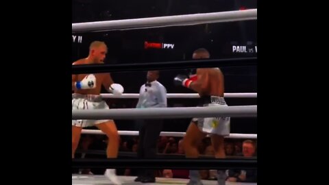 Jake Paul KO's Tyron Woodley