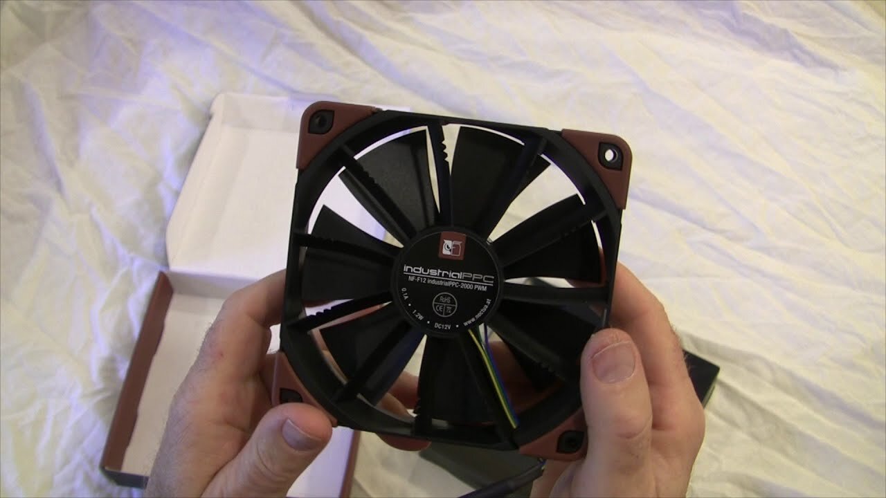 Noctua NF-A12x25 PWM, Premium Quiet Fan, 4-Pin (120mm) - Unboxing