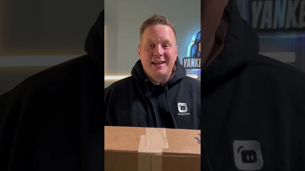 YT SHORT GIFT UNBOXING: What’s inside? #shorts #unboxing #surprise