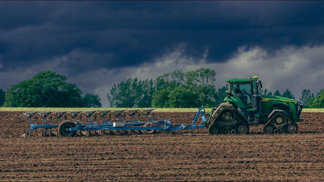 John Deere RX 410 with Lemken plough