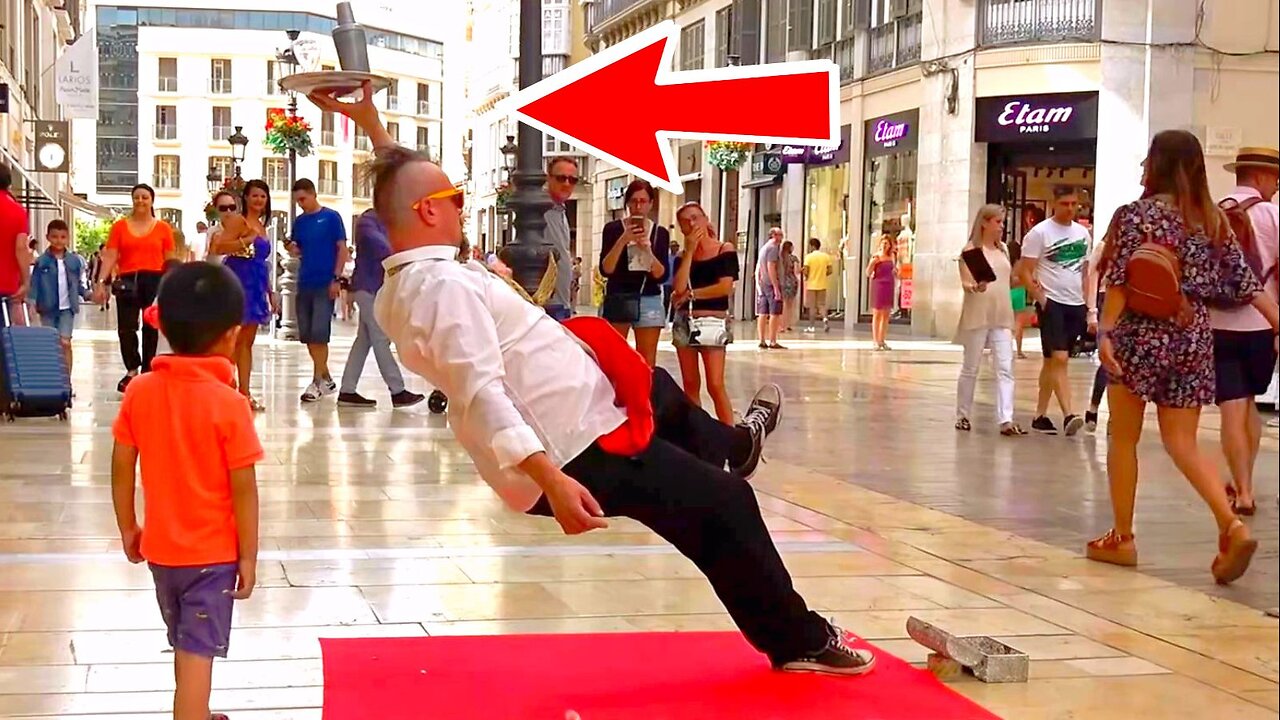 Frozen in Time: Hilarious Waiter Street Show 😆 Living Human Statue