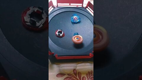 com apenas 1 ataque #batalhadebeyblade #beybladeburst #beyblade