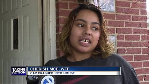 Roseville Police pursue suspect who fled on foot after vehicle crash