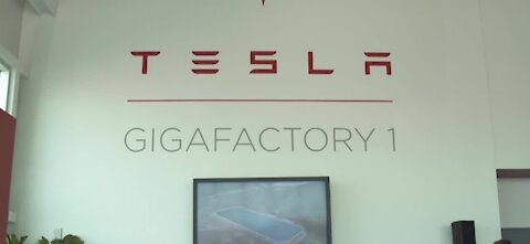 Tesla buys $1.5 billion in Bitcoin, will soon accept the currency as payment