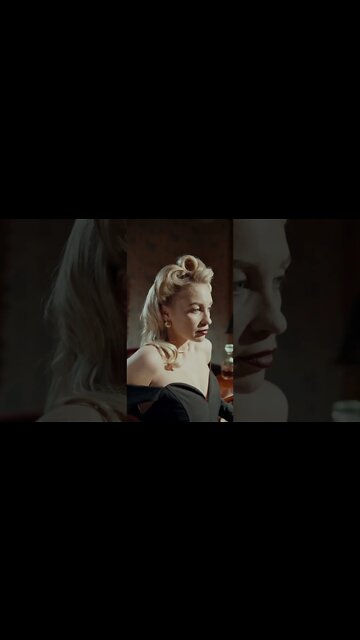 VÍDEO SEM DIREITOS AUTORAIS: Mulher Loira