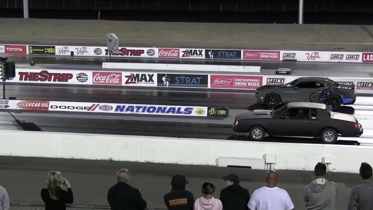 Hellcat vs Z06 Corvette - drag racing-25