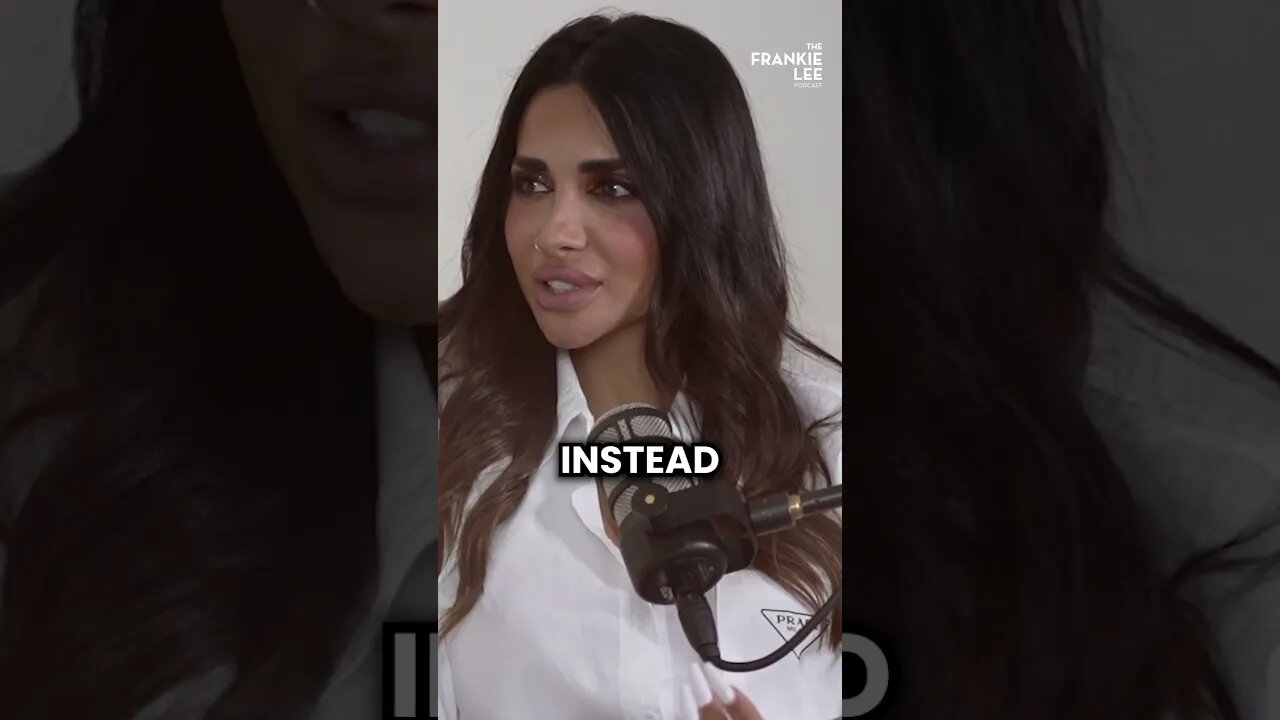 Would you let someone judge you from a religious perspective? 🧐 #frankieleepodcast #saraalmadani
