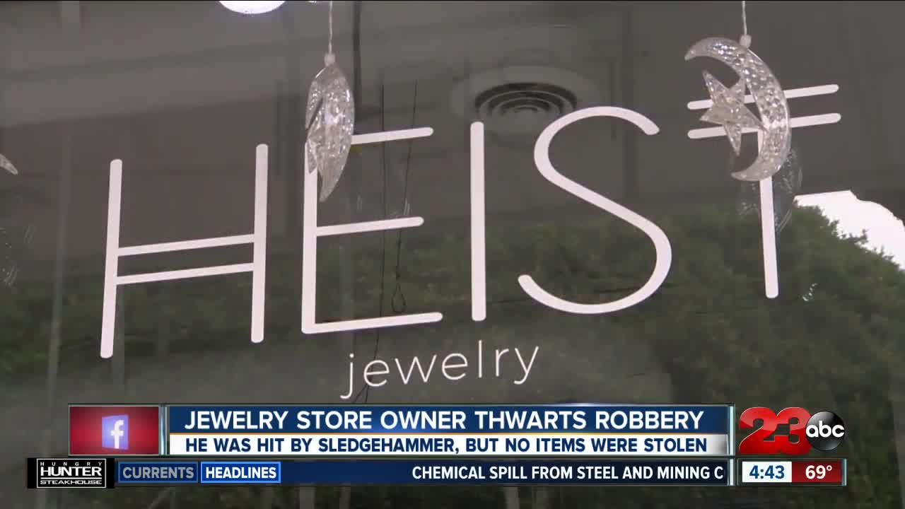 Jewelry store owner foils smash and grab