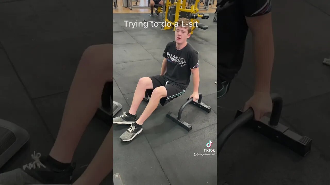 Trying to do a L-sit #gym #Calisthenics ￼