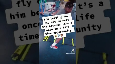 If my girl gets a DM from a blue check Mark celebrity 👑