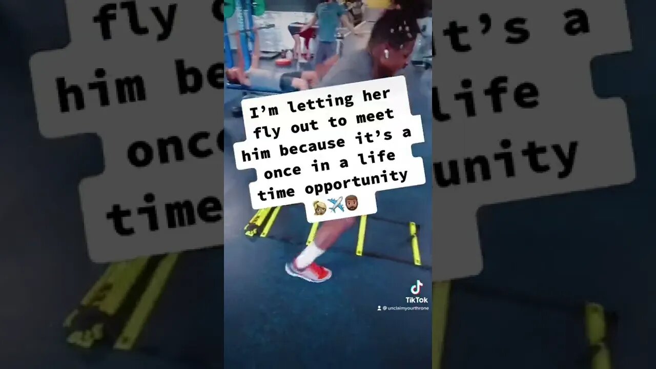 If my girl gets a DM from a blue check Mark celebrity 👑