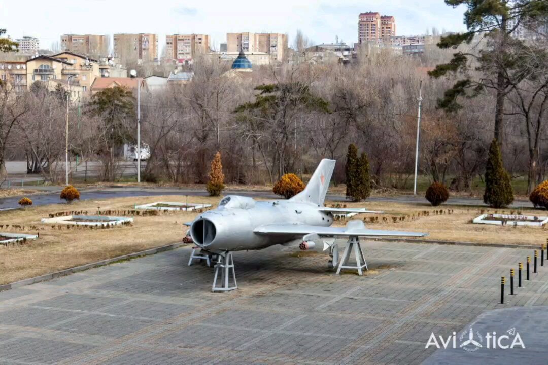 There is only one aviation monument in Yerevan and it is dedicated to the MiG-19S fighter.