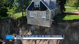 Somers home teetering on Lake Michigan cliff to be torn down