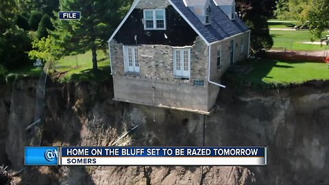 Somers home teetering on Lake Michigan cliff to be torn down