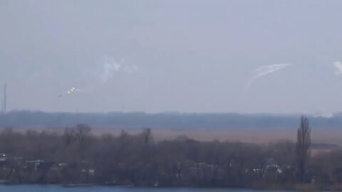 ★★★ Russian SU-25 shot down by Ukrainian MANPAD in Kherson, Ukraine