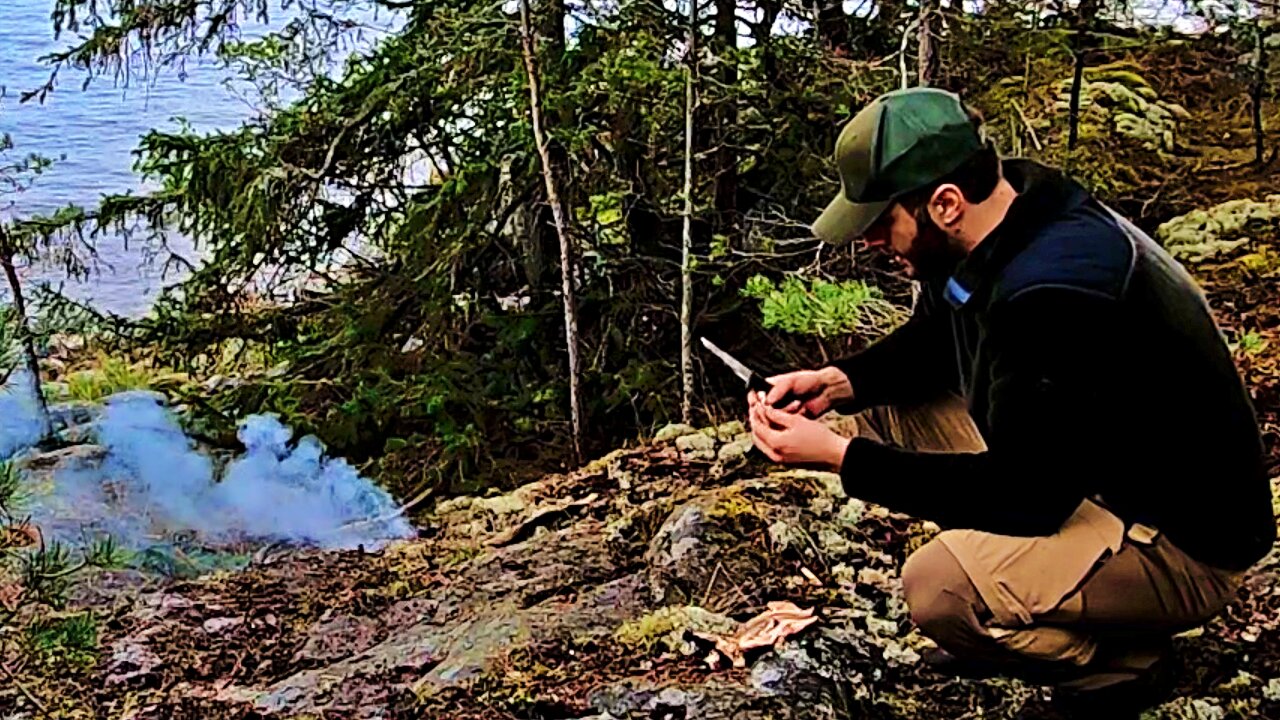 Bushcraft Trip - Smoked Fish, Fire, Autumn Rain, Coast, Coffee