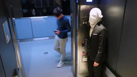 Pranking a Brother Hilarious (very funny)