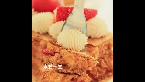 Strawberry and creamy crispy dessert recipe yummy 🍰 dampifoods 08